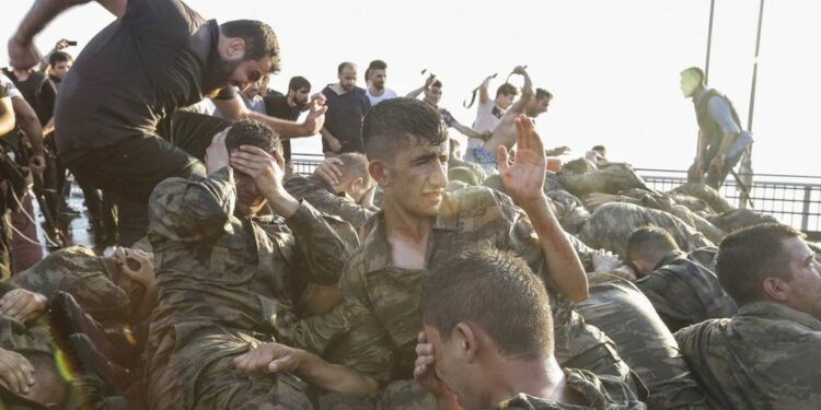 15 Temmuz’un en yakın tanıkları konuşacak: ‘Mavi Otobüs’ geliyor