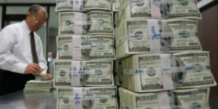 Kısa vadeli dış borç rekor tazeleyerek 182,4 milyar dolara çıktı