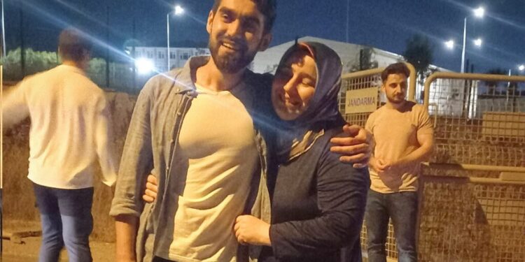 6 yıl sonra gelen özgürlük: Tahliye olan öğrenciler aileleriyle Silivri’de bayramı yaşadı